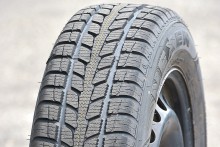 �������� 215/60 R17 ROADSTONE N'PRIZ 4S 96H t
